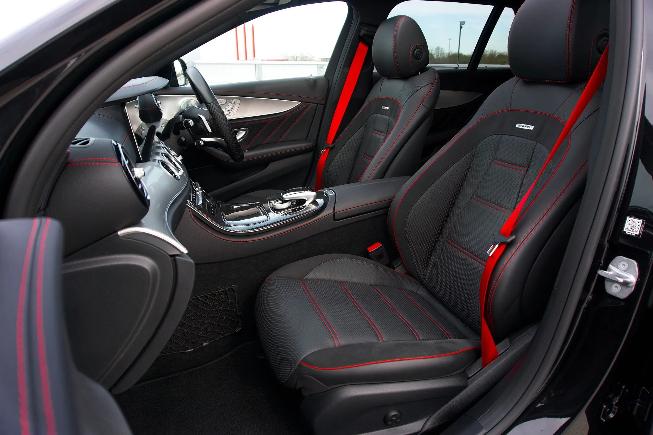 BMW M2 — Alcántara & costura roja — BMW M2 Competition (2023)